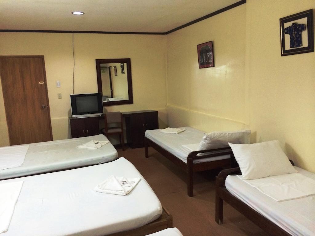 Ysabelle Mansion Bed and Breakfast Puerto Princesa Buitenkant foto