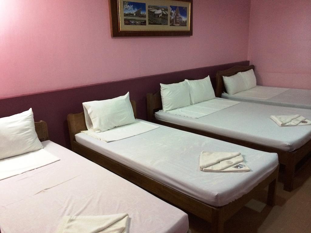 Ysabelle Mansion Bed and Breakfast Puerto Princesa Buitenkant foto