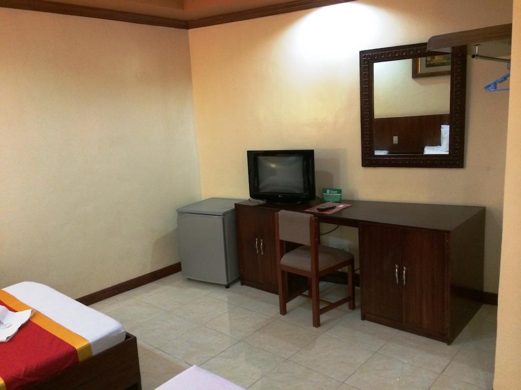 Ysabelle Mansion Bed and Breakfast Puerto Princesa Buitenkant foto