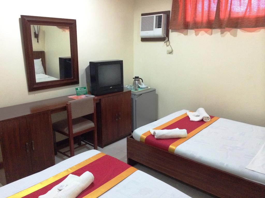 Ysabelle Mansion Bed and Breakfast Puerto Princesa Buitenkant foto