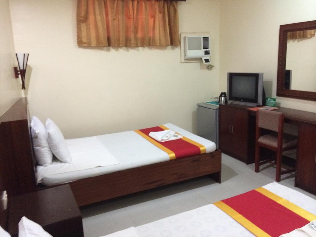 Ysabelle Mansion Bed and Breakfast Puerto Princesa Buitenkant foto