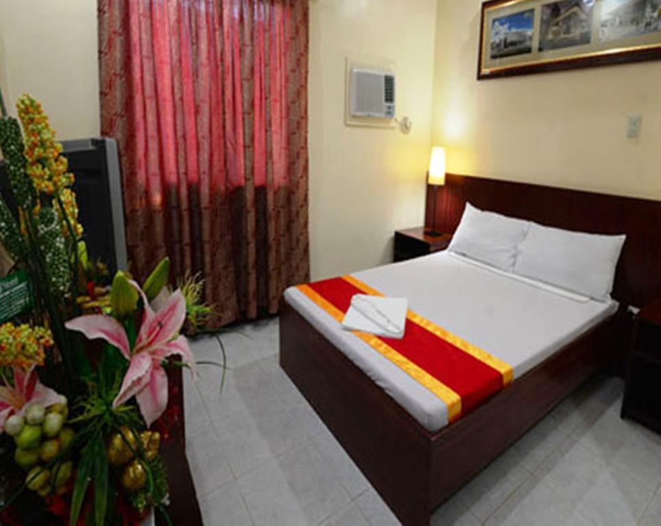 Ysabelle Mansion Bed and Breakfast Puerto Princesa Kamer foto