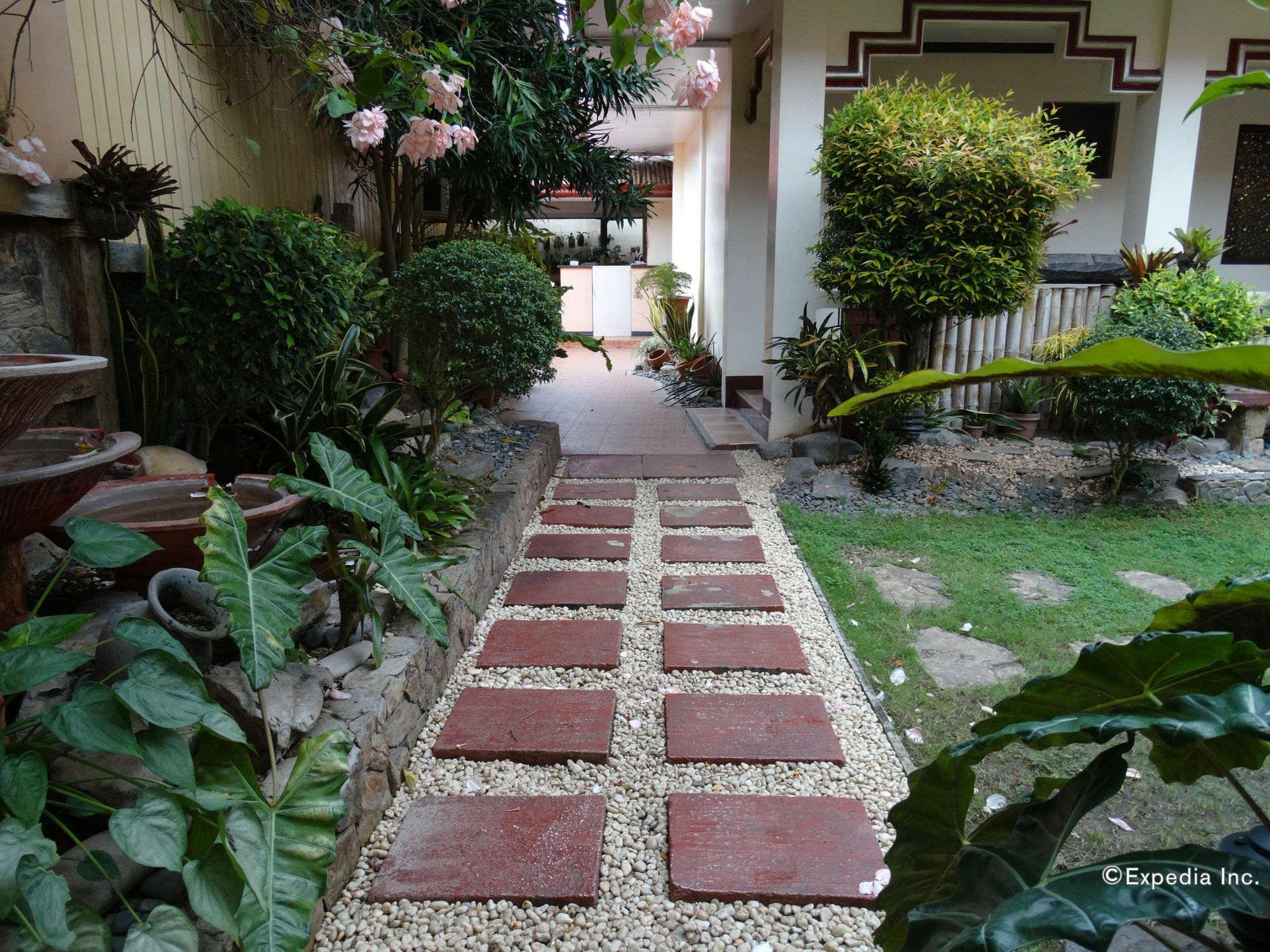 Ysabelle Mansion Bed and Breakfast Puerto Princesa Buitenkant foto