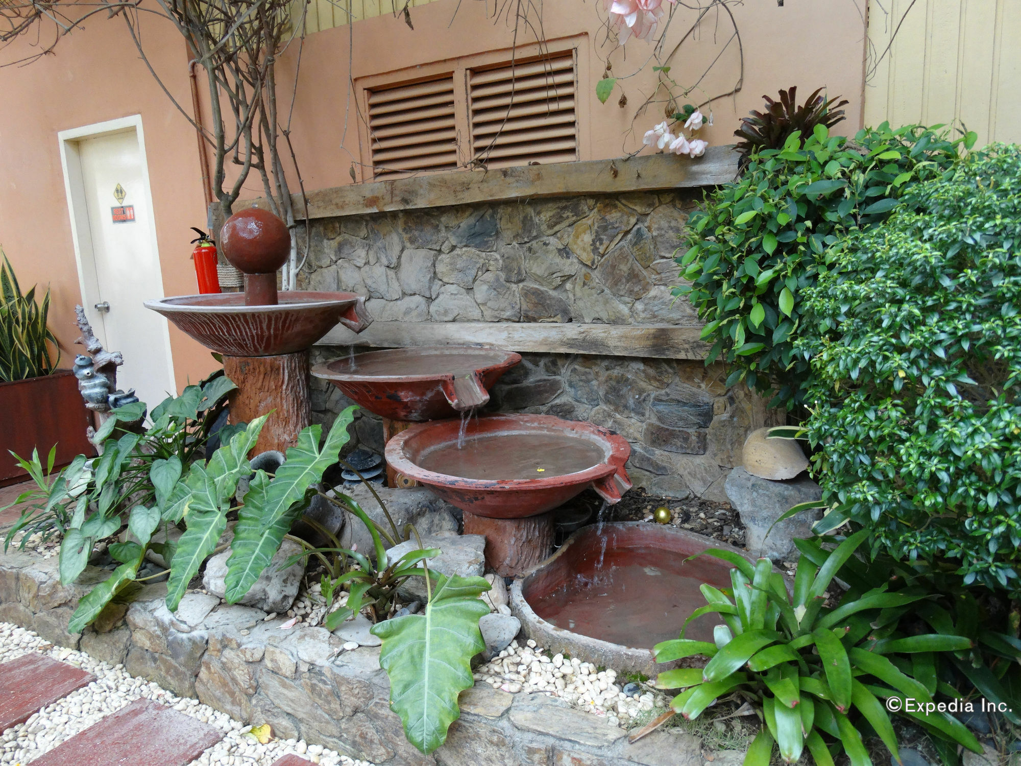 Ysabelle Mansion Bed and Breakfast Puerto Princesa Buitenkant foto